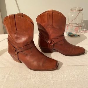 Giovanni brown leather boots